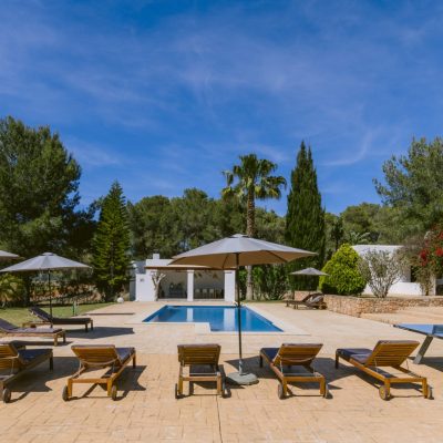 Ibiza Villas 2000 villa tegui sunbeds and pool