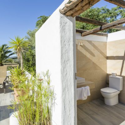 outside shower