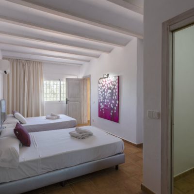twin bedroom